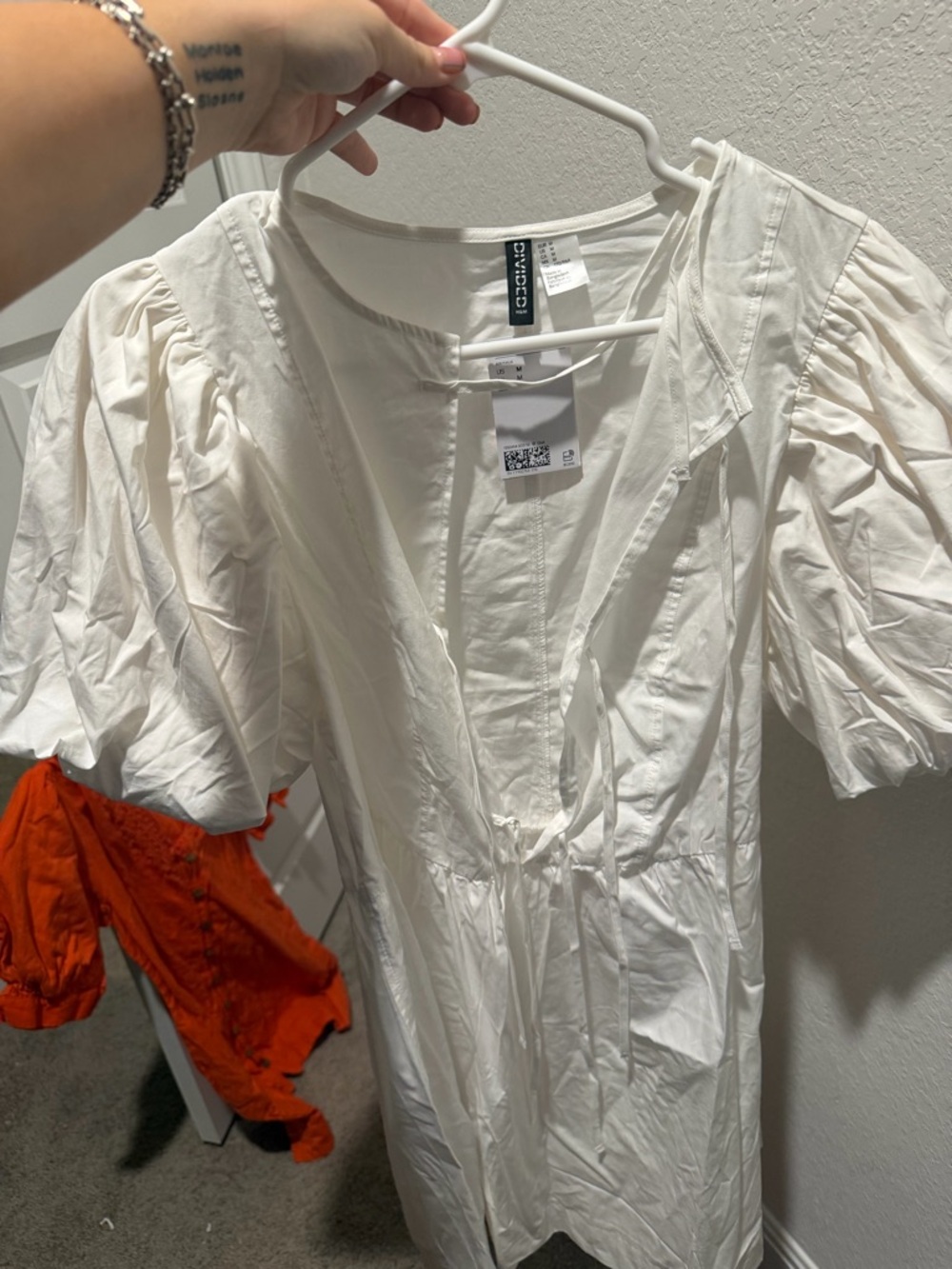 Ganni inspired H&M dress brand Divided White V-Neck Puff Sleeve Tie-Waist Top